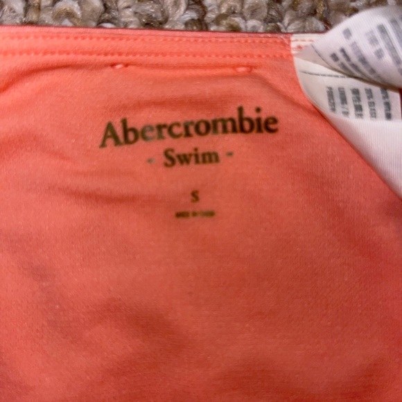 Bikini - Picture 2 of 3